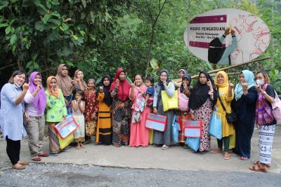 Perempuan Desa Berdaya: Membangun UMKM Dari Rumah