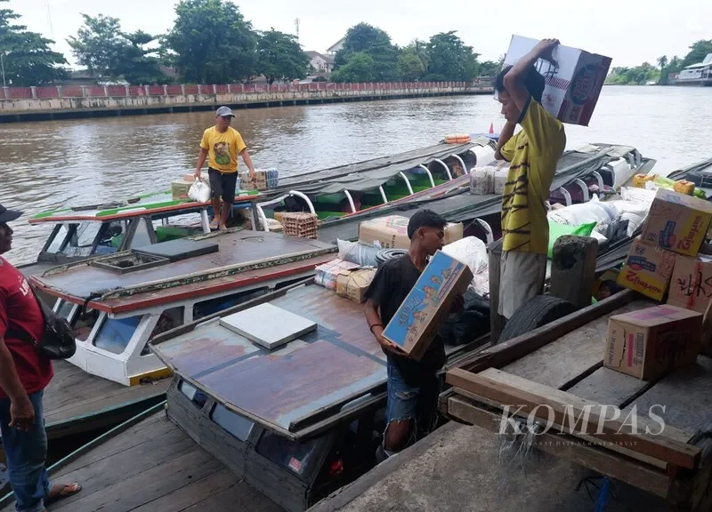 Transportasi Sungai Kalimantan Diperkuat, Logistik Kian Cepat