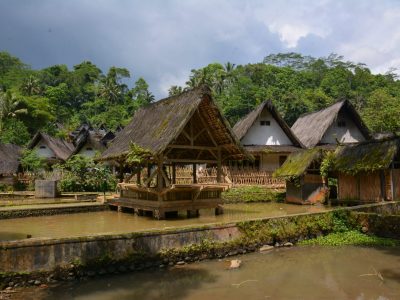 Kampung Naga: Simbol Harmoni Antara Tradisi Di Tasikmalaya