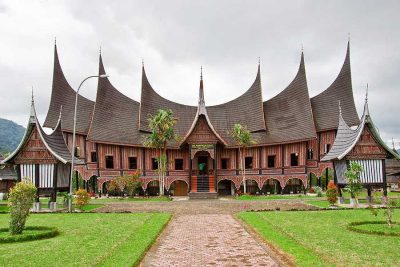 Keunikan Rumah Gadang: Simbol Arsitektur Minangkabau