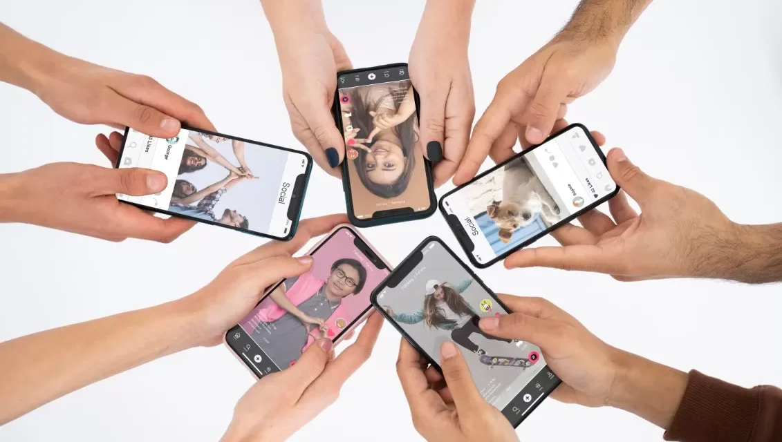 Dampak Sosial Media Terhadap Perilaku Masyarakat Indonesia