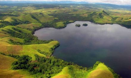 Keindahan Danau Sentani Di Papua Yang Jarang Diketahui