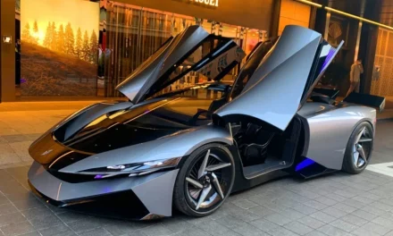 Farnova Othello: Hypercar Listrik Spektakuler