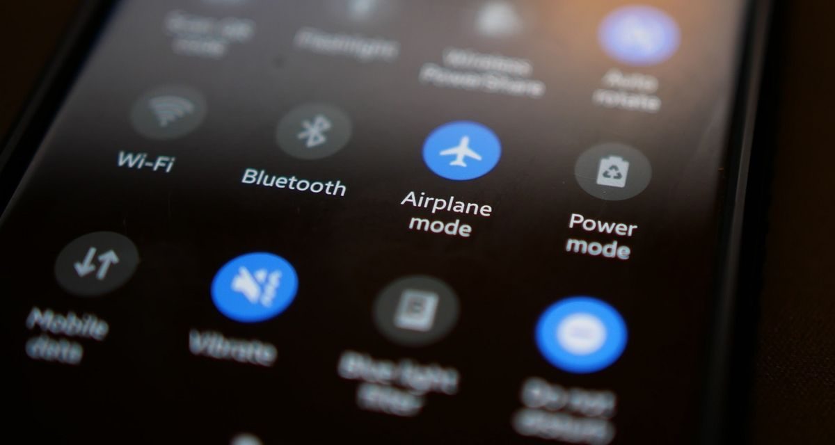 Mengenal Manfaat Asli Dark Mode: Gak Cuma Soal Tampilan!