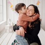 3 Cara Simpel Hibur Anak Tanpa Materi Mewah