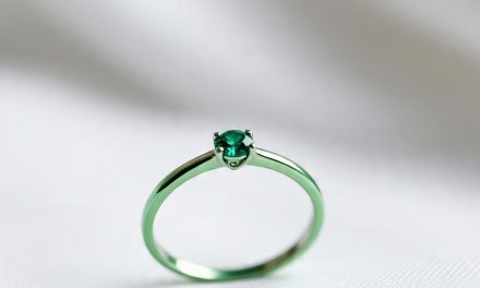 Jaga Kilau Abadi: Cara Simpel Rawat Berlian Kesayangan