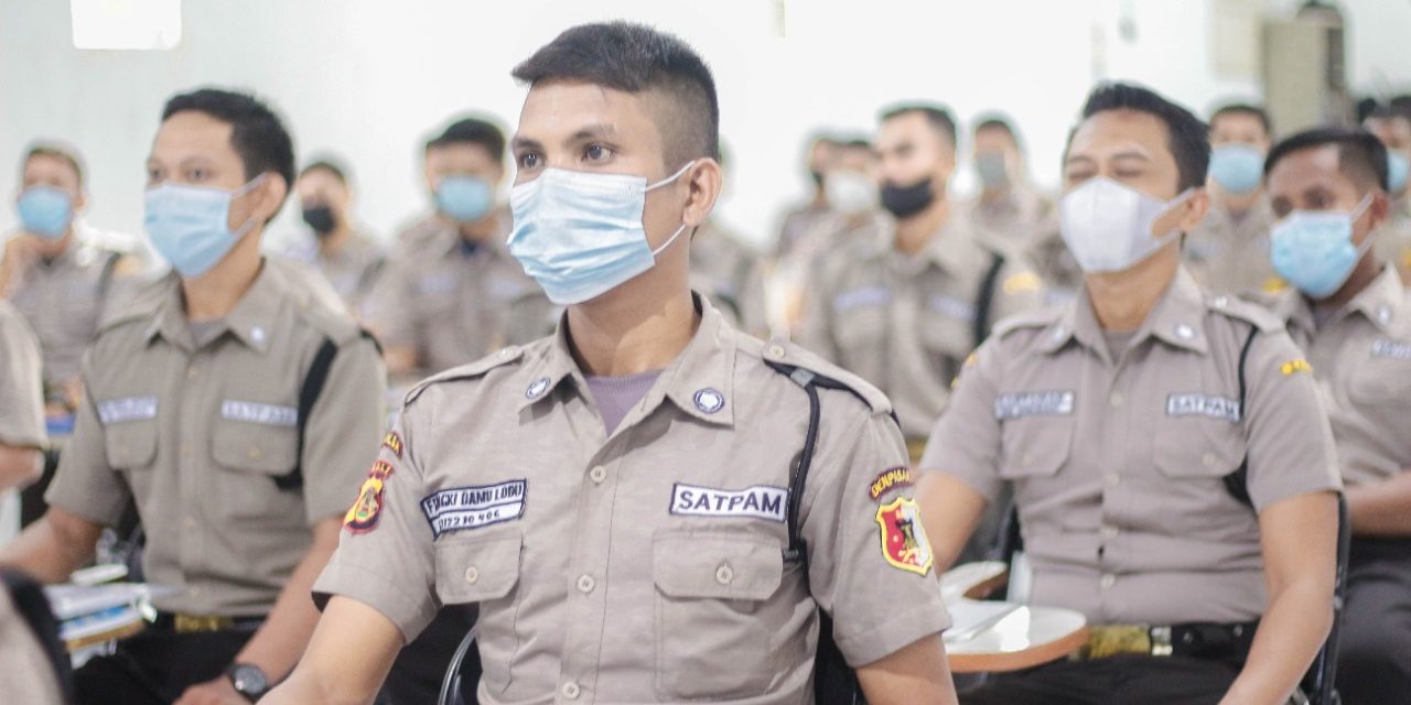 Satpam Bergelar: Bukti Semangat Belajar Tanpa Batas