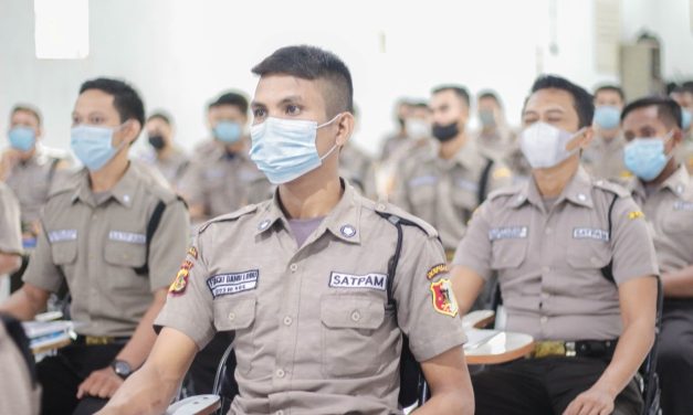 Satpam Bergelar: Bukti Semangat Belajar Tanpa Batas