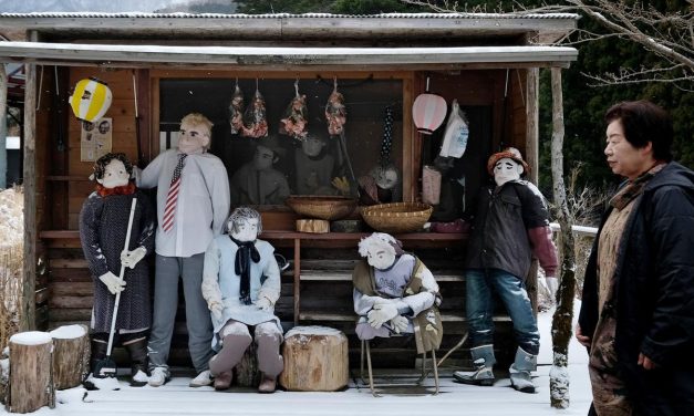 Desa Ajaib: Saat Boneka Menjelma Jadi Penduduk