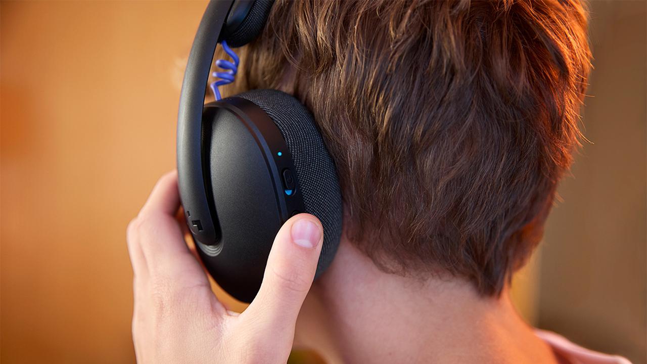 Logitech G325 Rilis: Headset Gaming Tanpa Kabel Terbaru
