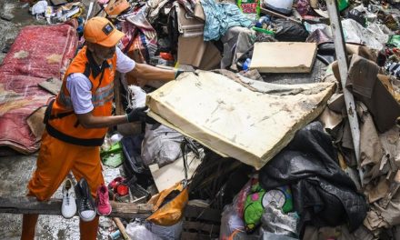 Petaka Plastik: Banjir Hanyutkan Ribuan Ton Sampah