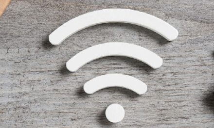 Bye-Bye Lemot! Ini WiFi Adapter Paling Ngebut Buatmu