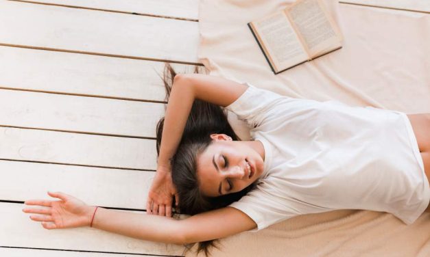 Alasan Medis Kenapa Tidur Tanpa CD Itu Bagus Buat Tubuh