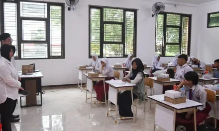 SR Sudah Mulai, Cek Bedanya Dengan Sekolah Umum