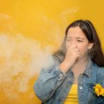 Bahaya Tersembunyi Baju Bau Rokok Buat Si Kecil