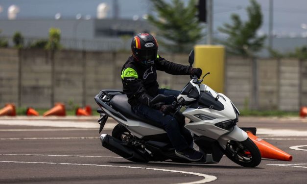 Riding Makin Nyaman! Gadget Motor Ini Wajib Punya