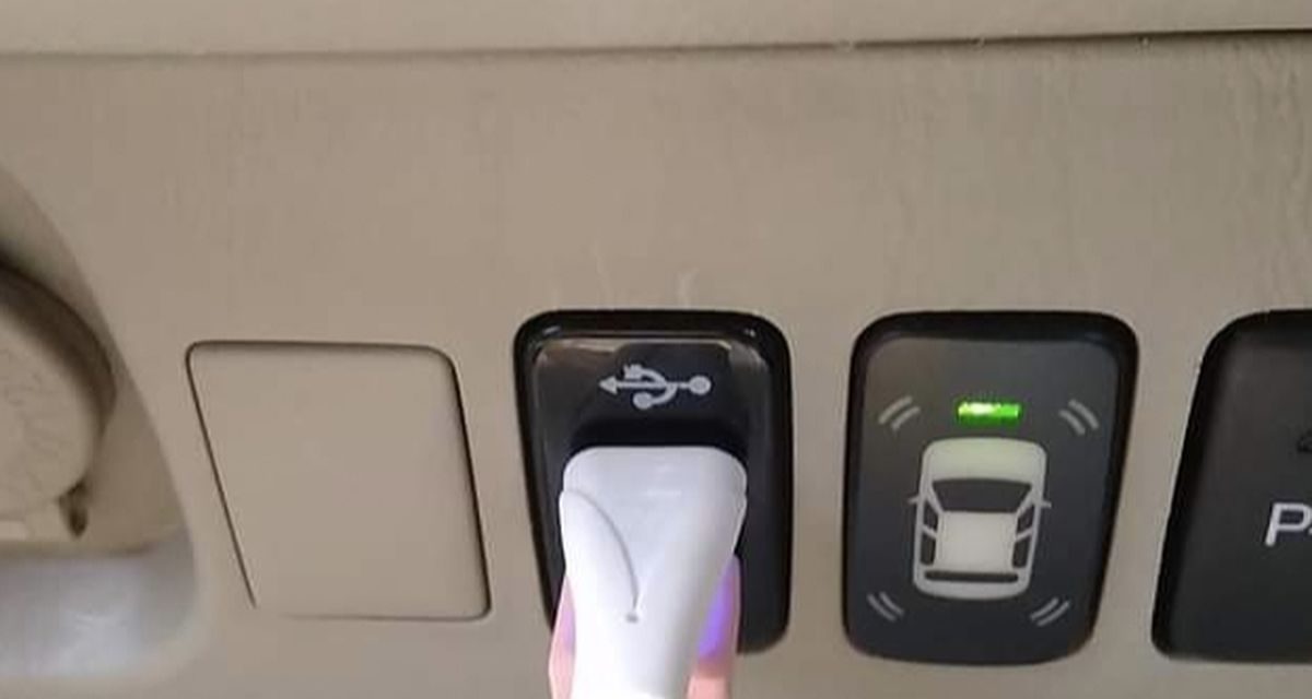 Wajib Tahu! Efek Cas Power Bank Pakai Power Outlet Mobil